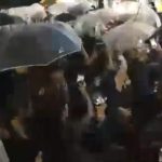 【令和カウントダウン】「誰かの傘壊そうぜ」渋谷ハチ公前に壊れた傘散乱